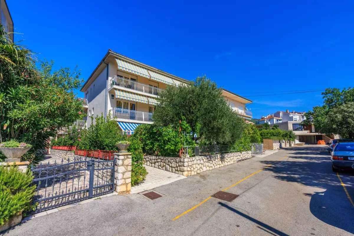 Four-Bedroom Apartment In Crikvenica II Екстериор снимка